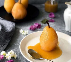 Karamel Soslu Armut Tatlısı